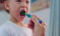 توصیه ‌هایی برای بهداشت دهان و دندان کودکان ناتوان و کم توان  